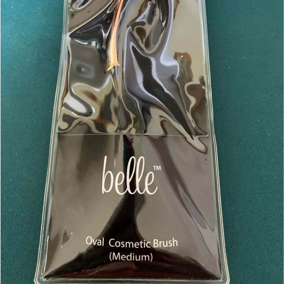 belle makeup brush (medium) - Picture 3 of 5
